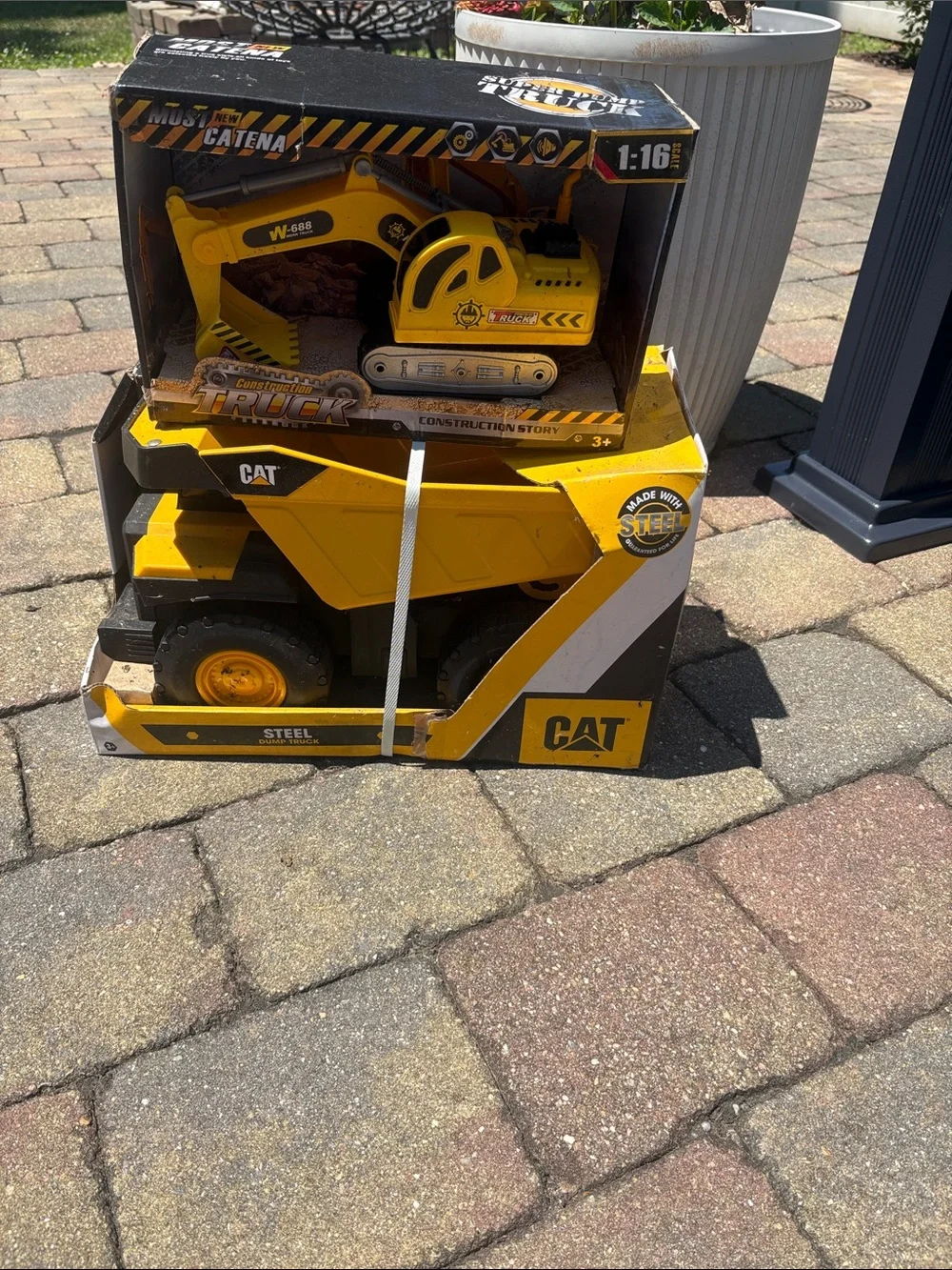 CAT Yellow Steel Dump Truck & Excavator Toy Set